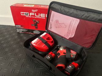 Milwaukee M12 FUEL SURGE 12V Lithium-lon Brushless Cordless 1/4 in. Hex Impact Driver Compact Kit w/Two 2.0Ah Batteries, Bag