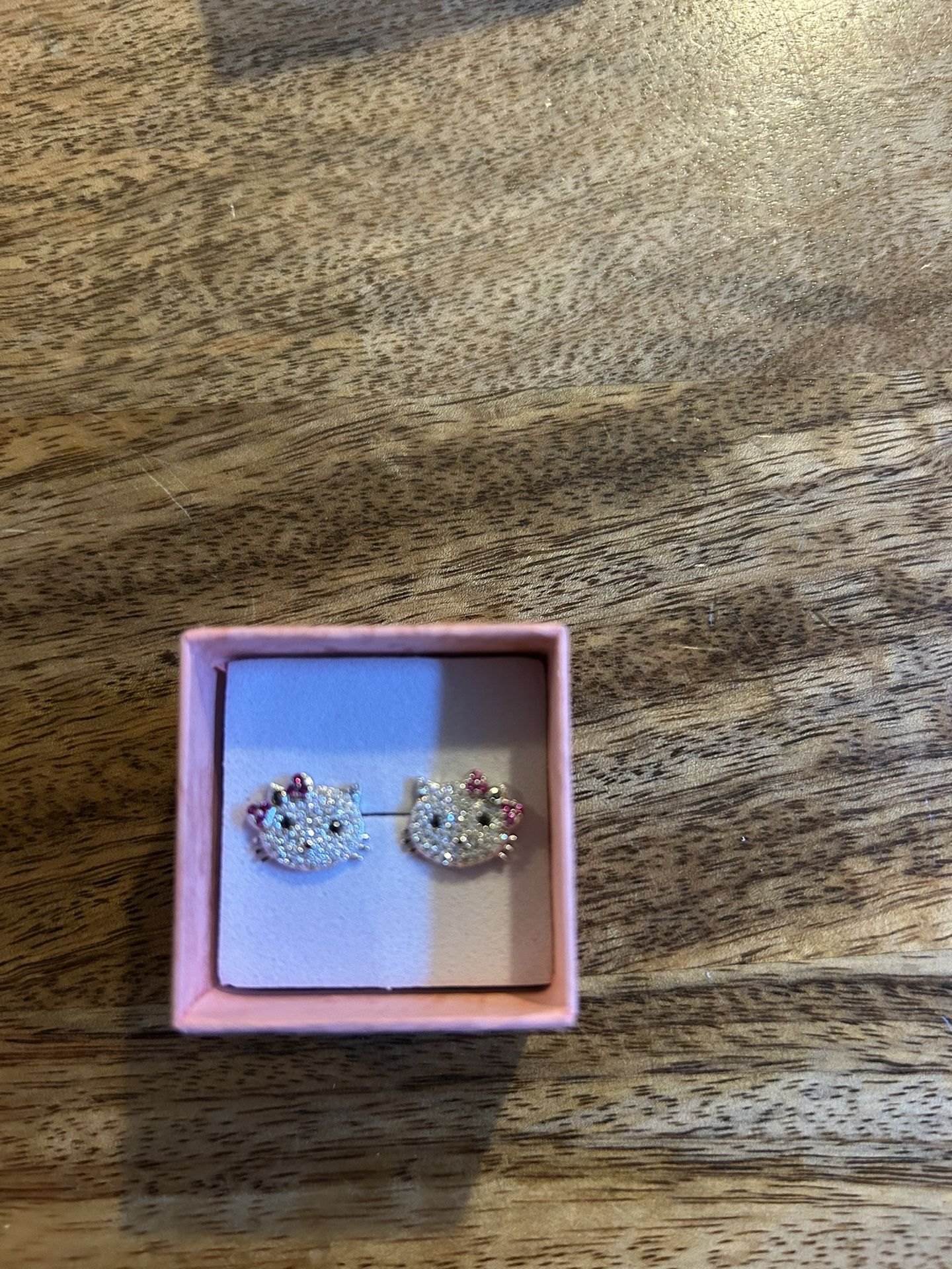 Vvs Hello Kitty Earrings 