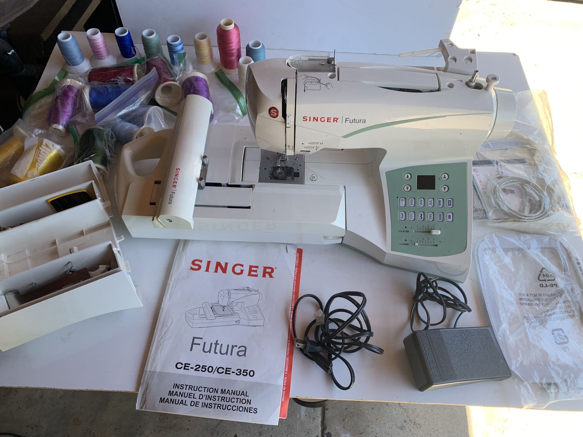 Singer Futura CE-250 Electronic/ Computerized Embroidery Sewing Machine
