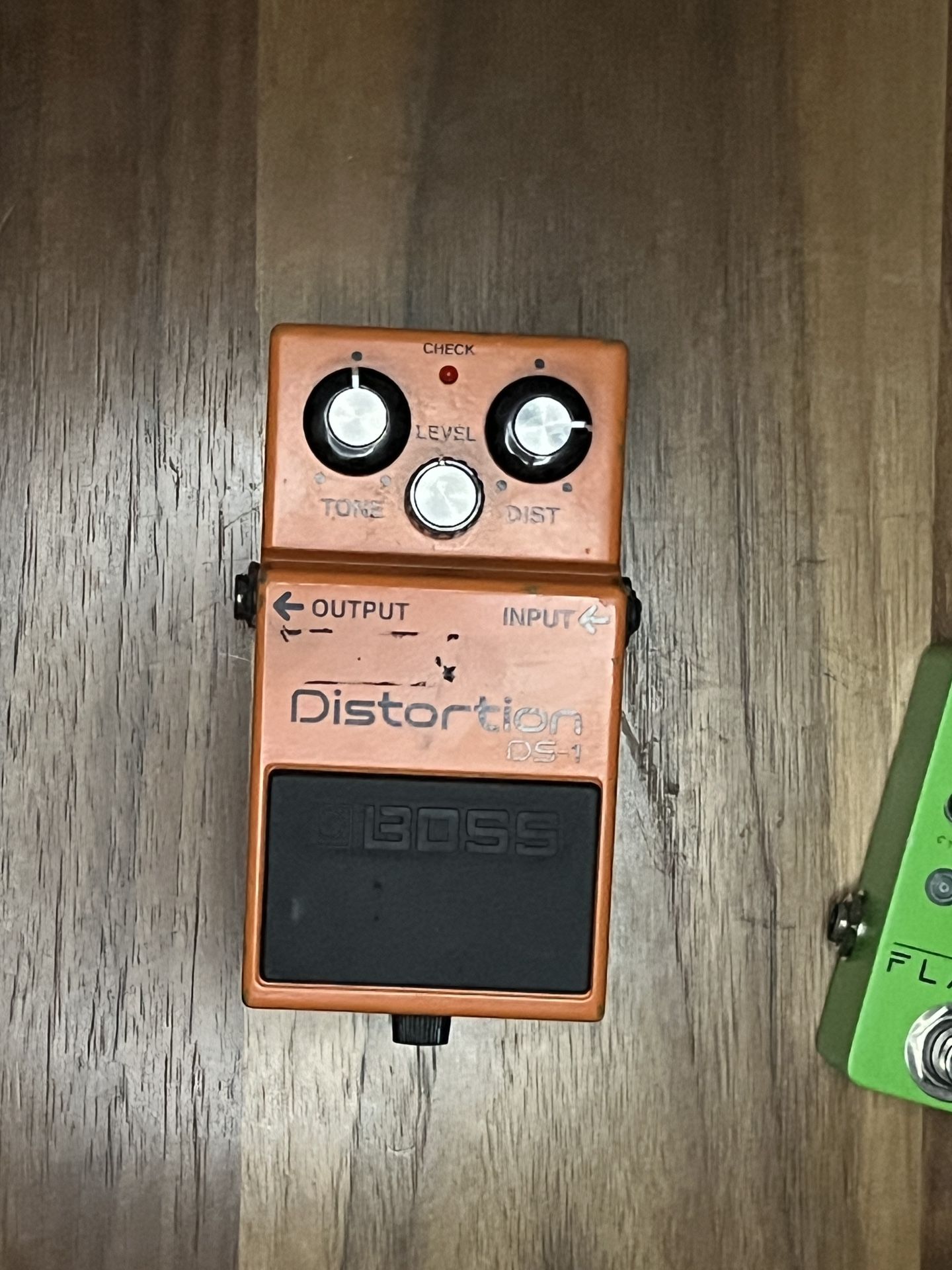 Boss Ds-1 Distortion Guitar Pedal