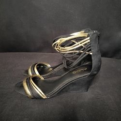 Aldo Black & Gold Stappy Open Toed Heels (Size 7.5)