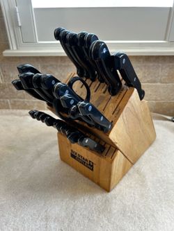 Set of knives with wood block