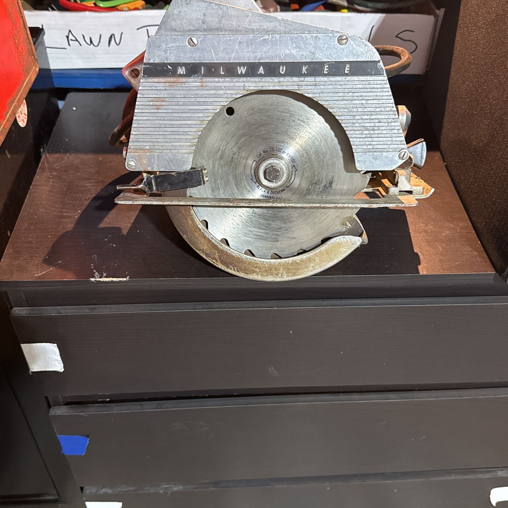 Milwaukee heavy duty Skill Saw