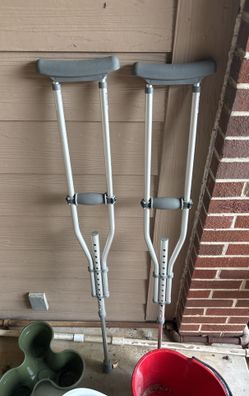 Crutches 