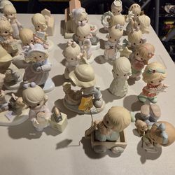 Lots of Precious moments figurines