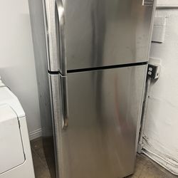 FRIGIDAIRE 30” REFRIGERATOR