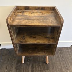 LUCKNOCK Nightstand