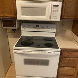 Electric Range Oven and Matching Over-the-Range Microwave - Great Condition