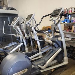 Precor 546 EFX Elliptical (Delivery Included)