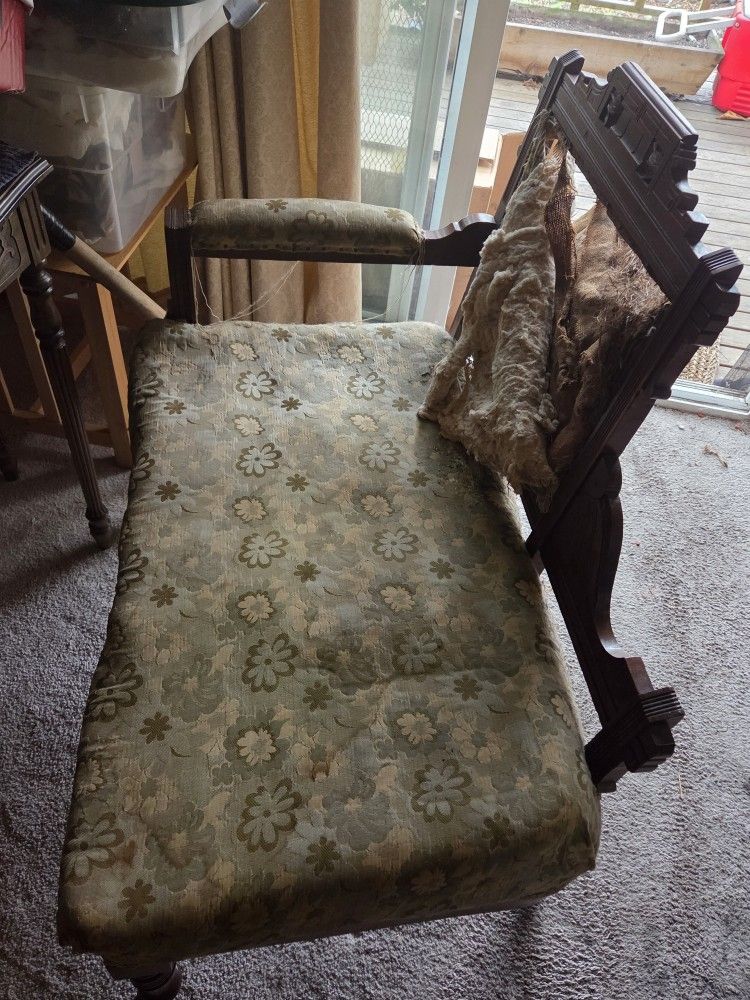 Antique Sword Chair Obo