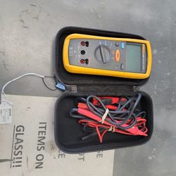 Fluke 1503 Insulation Tester 