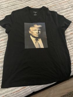 Large men black T-shirt