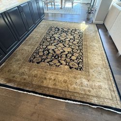 Authentic Indian Hand-knotted Rug, Very Good condition