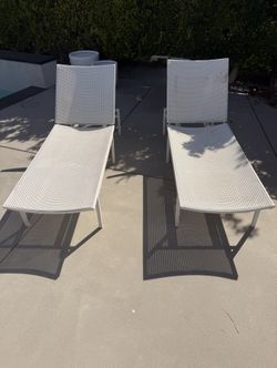 Brown Jordan Lounge Chair