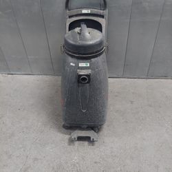 HAVE 2 IDENTICAL  TASK-PRO BRAND  WET-DRY FLOOR MACHINES.  SELLING AS IS 