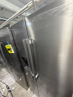 LG side by side refrigerator