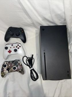 Xbox Series X 1TB Black Console with 3 controllers Power Cord