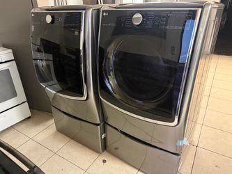 🔥 LG HIGH-END WASHER & GAS DRYER SET WITH PEDESTALS! 🔥