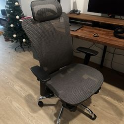 Desk Chair W/ Adjustable Head And Foot Rest