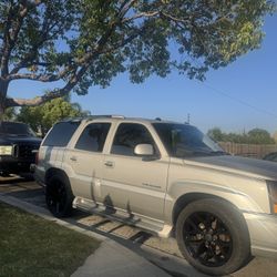 2004 Cadillac Escalade