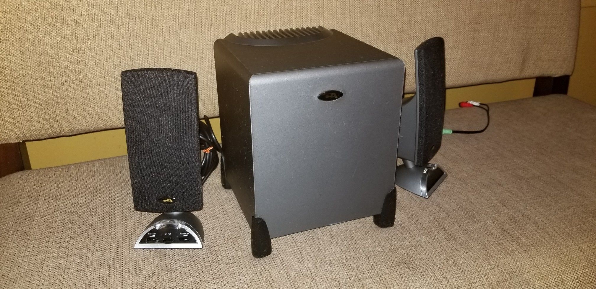 3-Speaker Audio System.