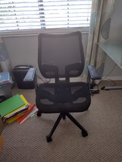 Desk chair 