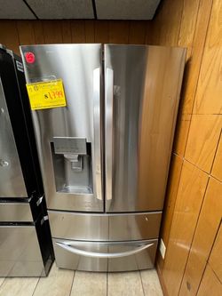 Stainless Steel French Door Refrigerator with Ice Dispenser