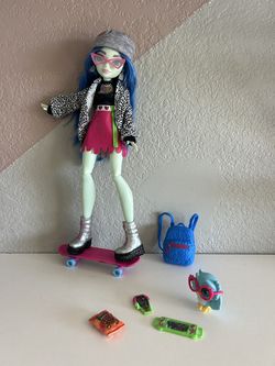 Monster High Ghoulia Yelps Doll