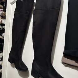 Botas arriba dela rodilla color negro zise 8