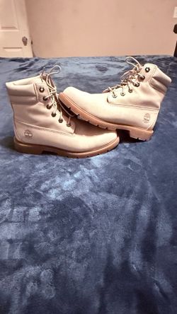 Women’s Timberlands 8.5W