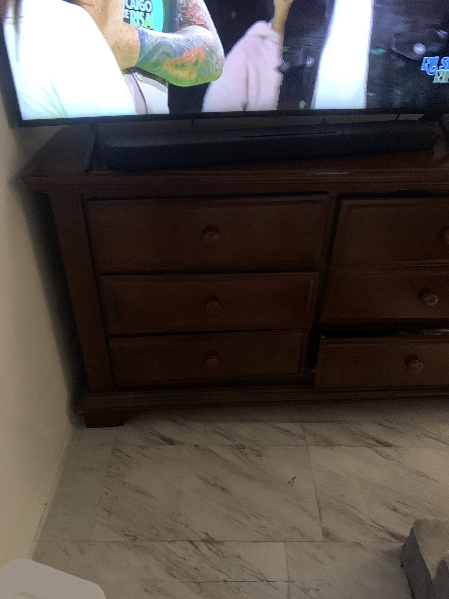 Dresser