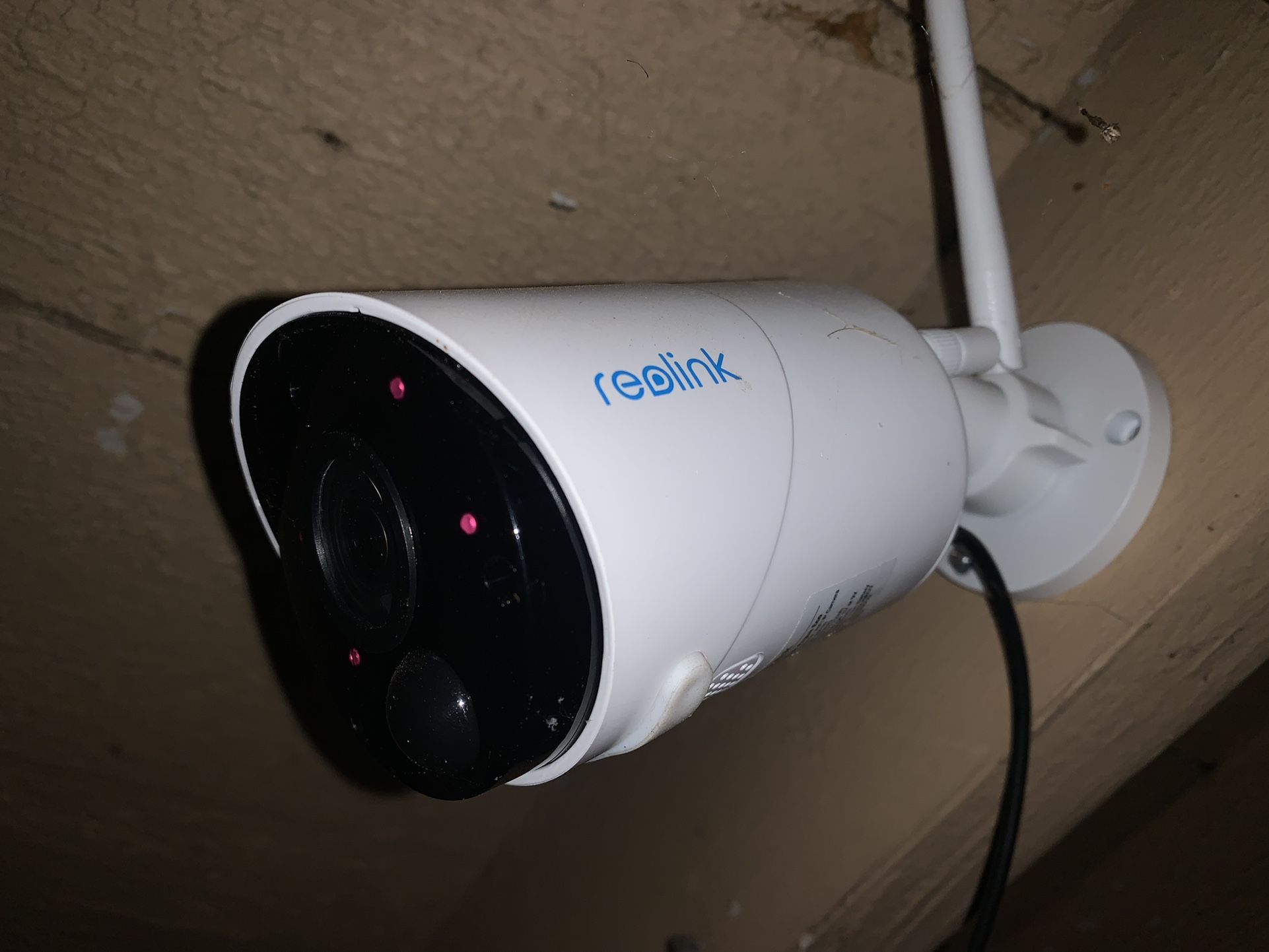 Reolink Solar powered security camera system 