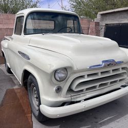 1957 Chevy 3100 SHORT BED APACHE TRUCK