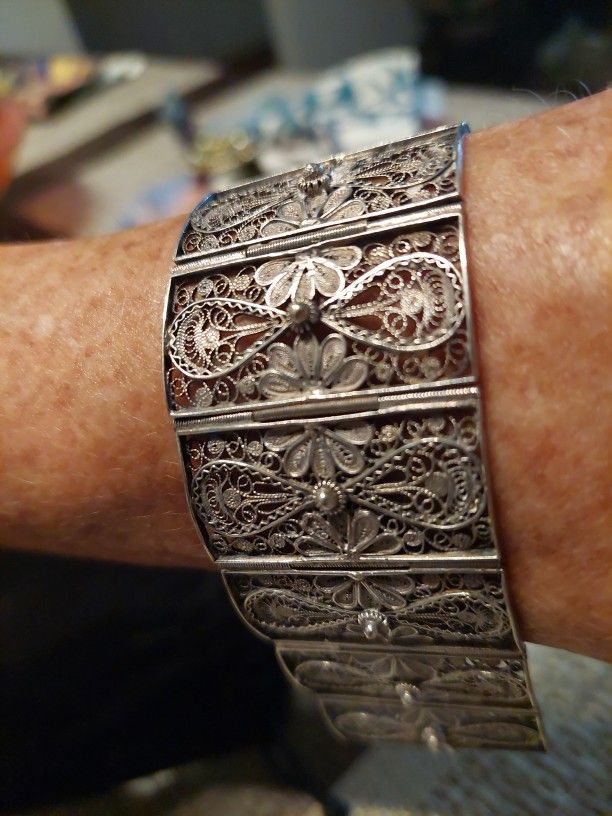 VINTAGE STERLING SILVER BRACELET