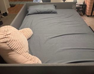 Full Sized Daybed Frame and Mattress