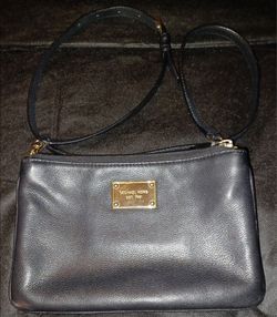 Michael Kors Vintage Black Jet Set Pochette Crossbody Bag With Gold Accents