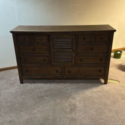 Wynwood Dresser With Mirror 