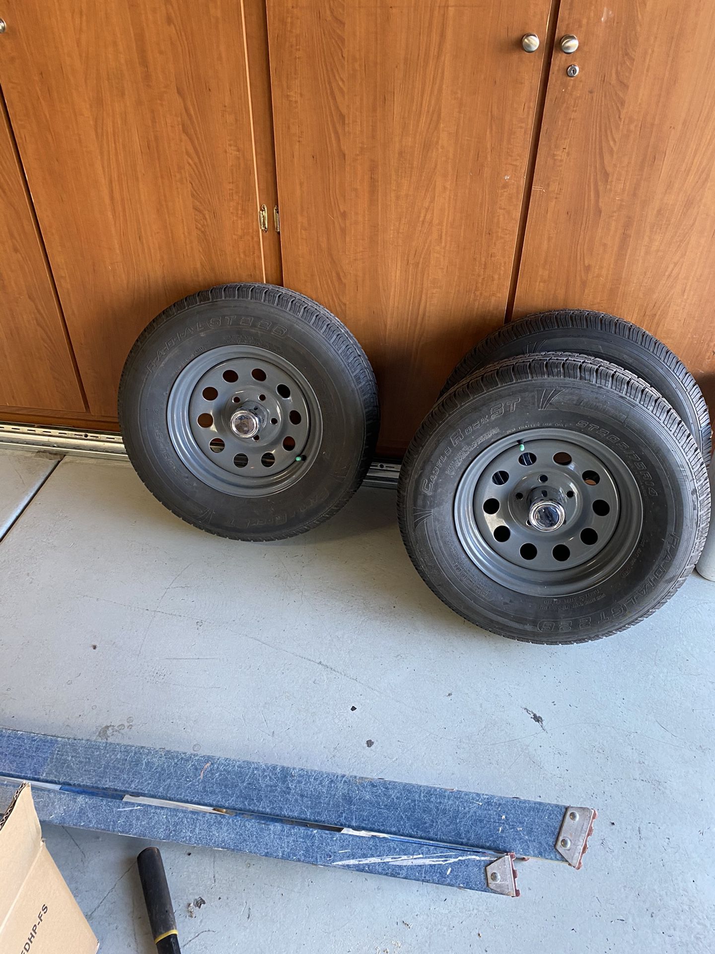 205/175/r 14 trailer tires 2 tires 90 percent 1 spare tire brand new