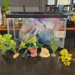 Fish Tank With Rocks  And Faux Plants/accessories 