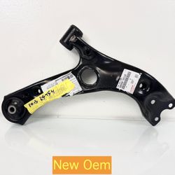 2018-2022 Toyota C-Hr Front Passenger Lower Control Arm  New Oem