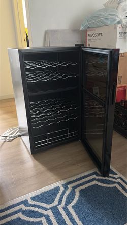 Wine enthusiast 32 bottle dual zone max compressor wine cooler