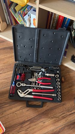 Mechanic Tool Set in Carrying Case