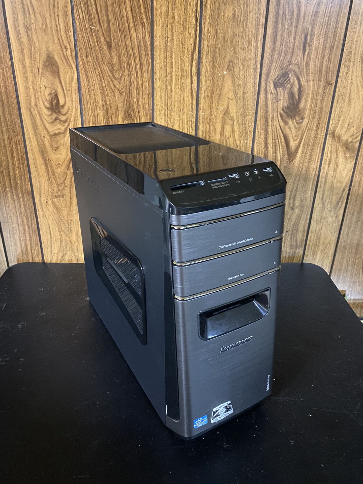 Get A Stylish Minimalist Custom PC With This Case! 