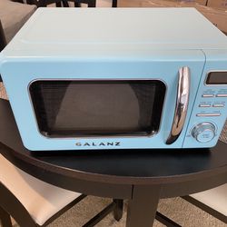 Galanz blue Microwave