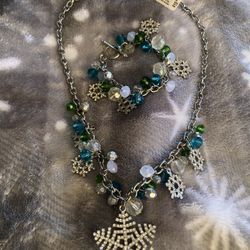 Snowflake Necklace & Bracelet 