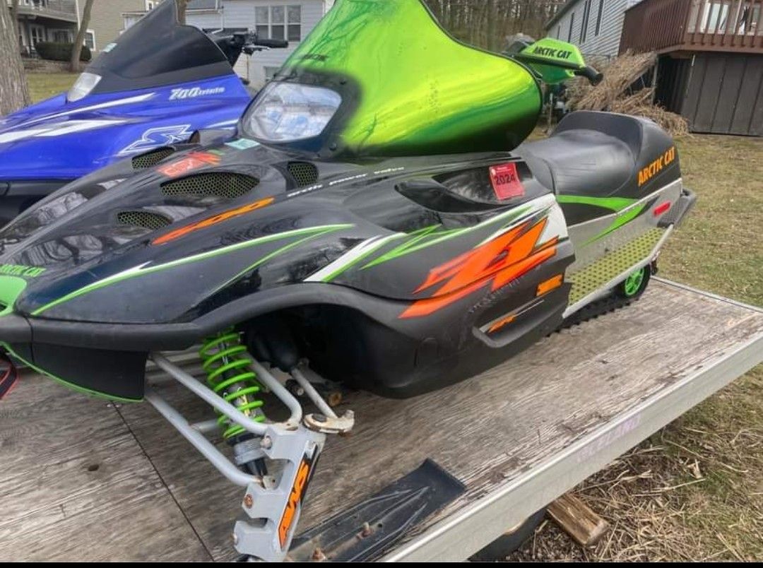 2003 Artic Cat Snowmobile