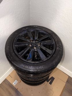 4 Rines Originales Toyota Corolla 16” con Llantas en buen estado  205/55R16 – Excelente Estado