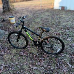 Boys 24" Mongoose Mountian Bike