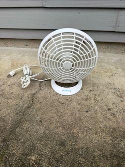 Holmes 6-Inch Personal Desk Fan - White - Adjustable Tilt