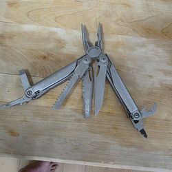 Leatherman Surge